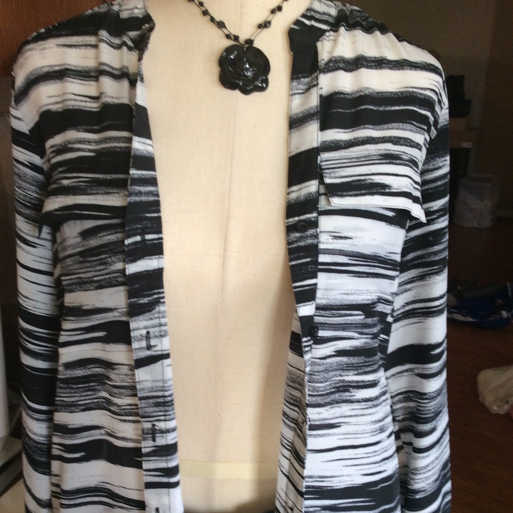Black Flower Necklace, Pre-owned - Picture 8 of 11